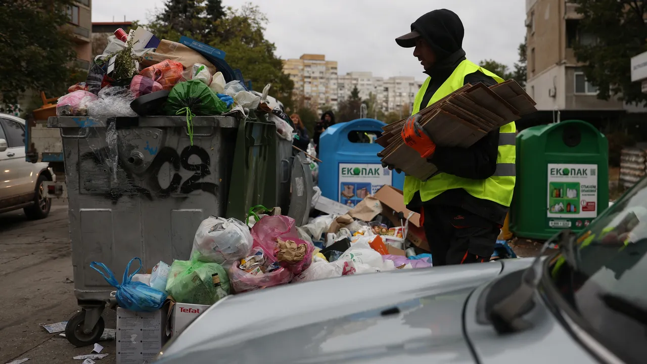 Жалби до КЗК бавят подписването на договор за чистене на районите "Илинден", "Надежда" и "Сердика"