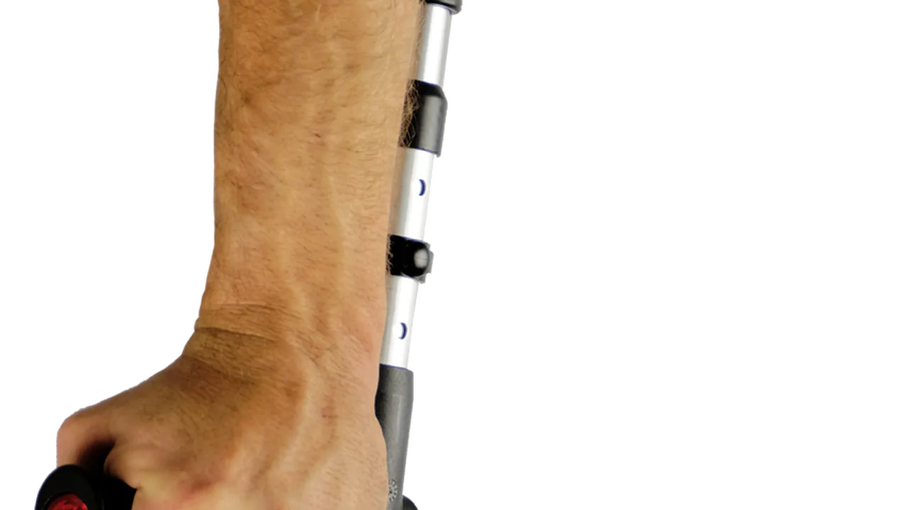 Прокуратурата обвини четирима мъже, пребили до смърт мъж с патерици