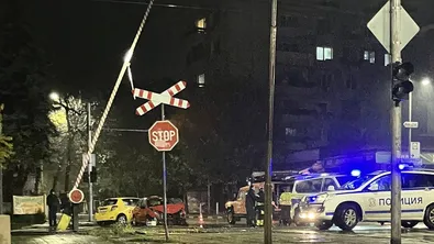 Нощен удар в Монтана: кола блъсна такси на кръстовище