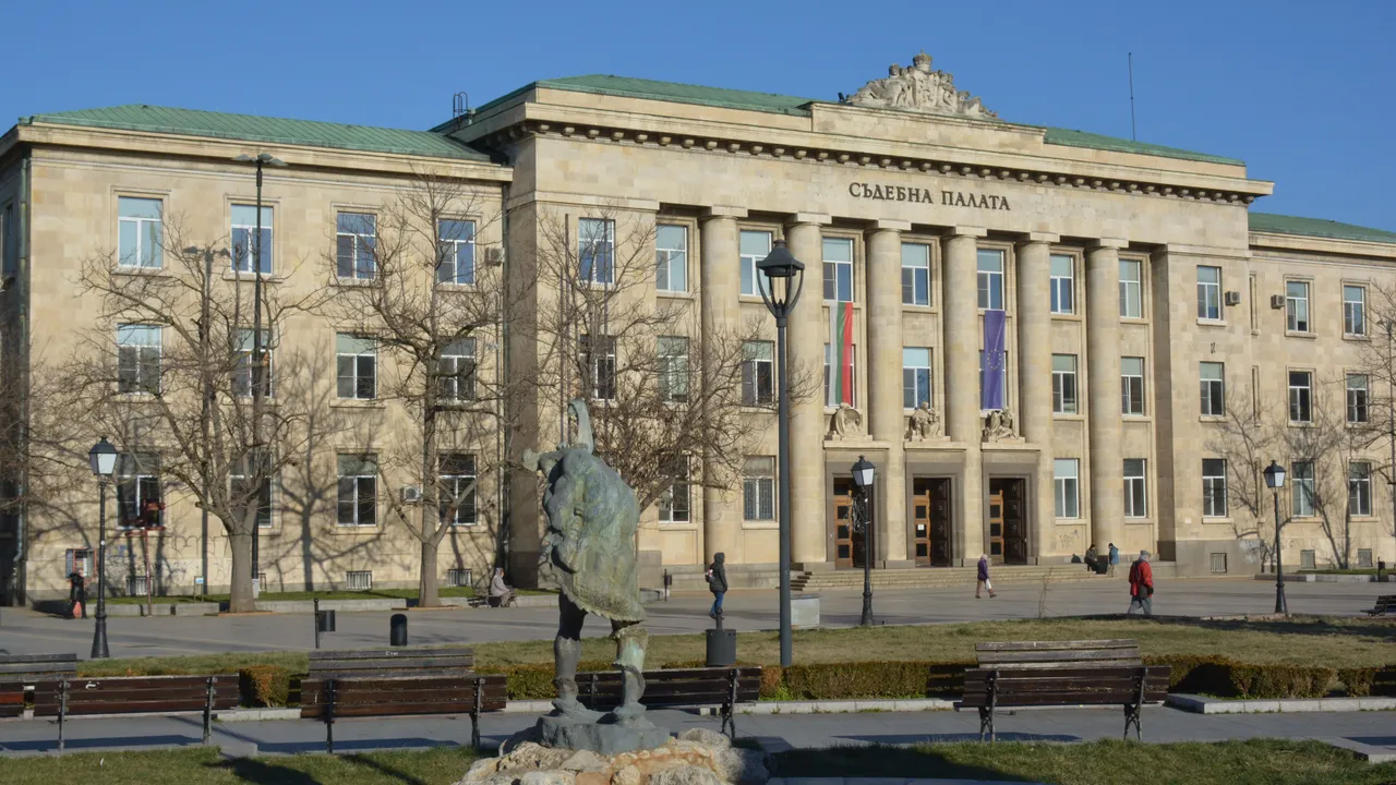 В Русе започва делото срещу 19-годишния шофьор, убил трима в Разград