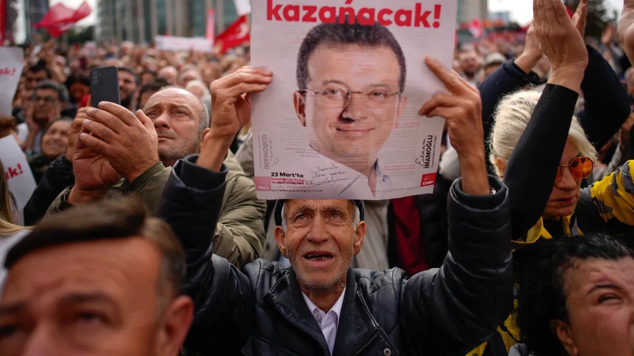 Прокуратурата в Турция иска над 2000 години затвор за Имамоглу
