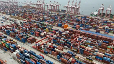 Китай увеличи износа си към Европа още преди митата на САЩ, сочи проучване на ЕЦБ