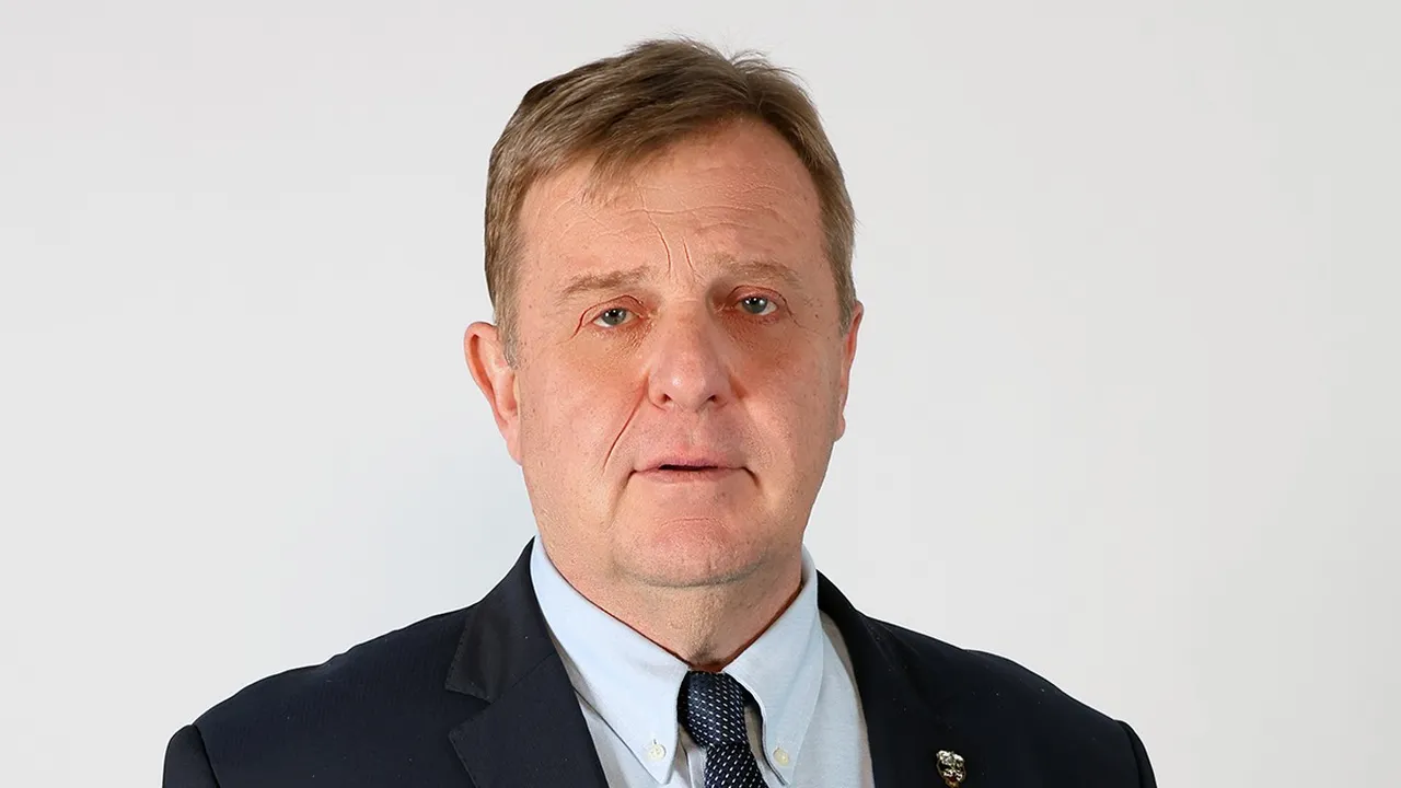 Каракачанов: Правилно президентът наложи вето на промените в закона за „Лукойл“