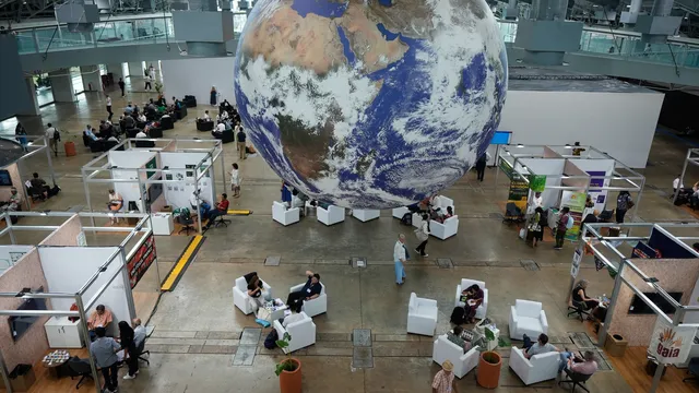 Ал Гор: Използваме атмосферата като открита канализация