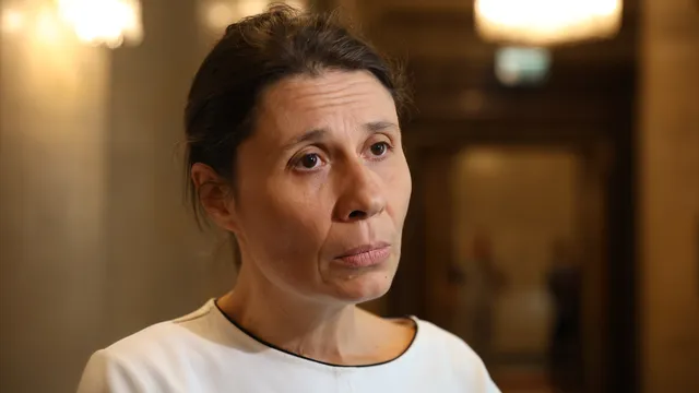 Белобрадова: Днешният парламент работи под политически ботуш