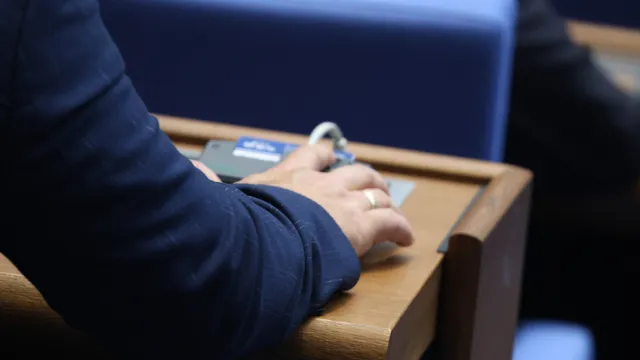 Парламентът отхвърли ветото върху промените за особения управител в „Лукойл“