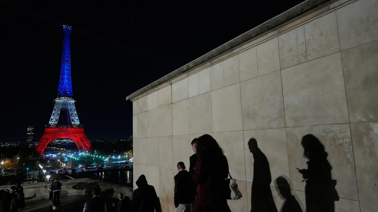 Десет години по-късно: Парижките атаки през погледа на литературата, театъра и киното