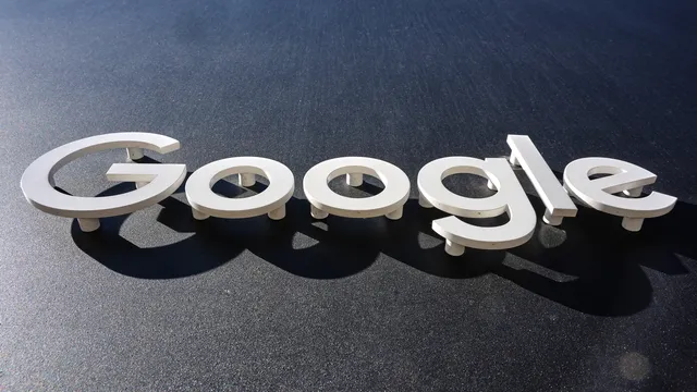ЕС проверява Google за злоупотреба с пазарна позиция, свързана с политиките ѝ срещу спам