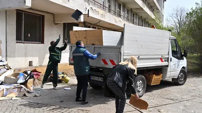 Проверяват защо има забавяне на сметосъбирането и във Варна