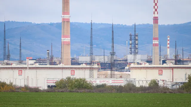 Явор Куюмджиев: България никога самостоятелно не е купувала суров петрол