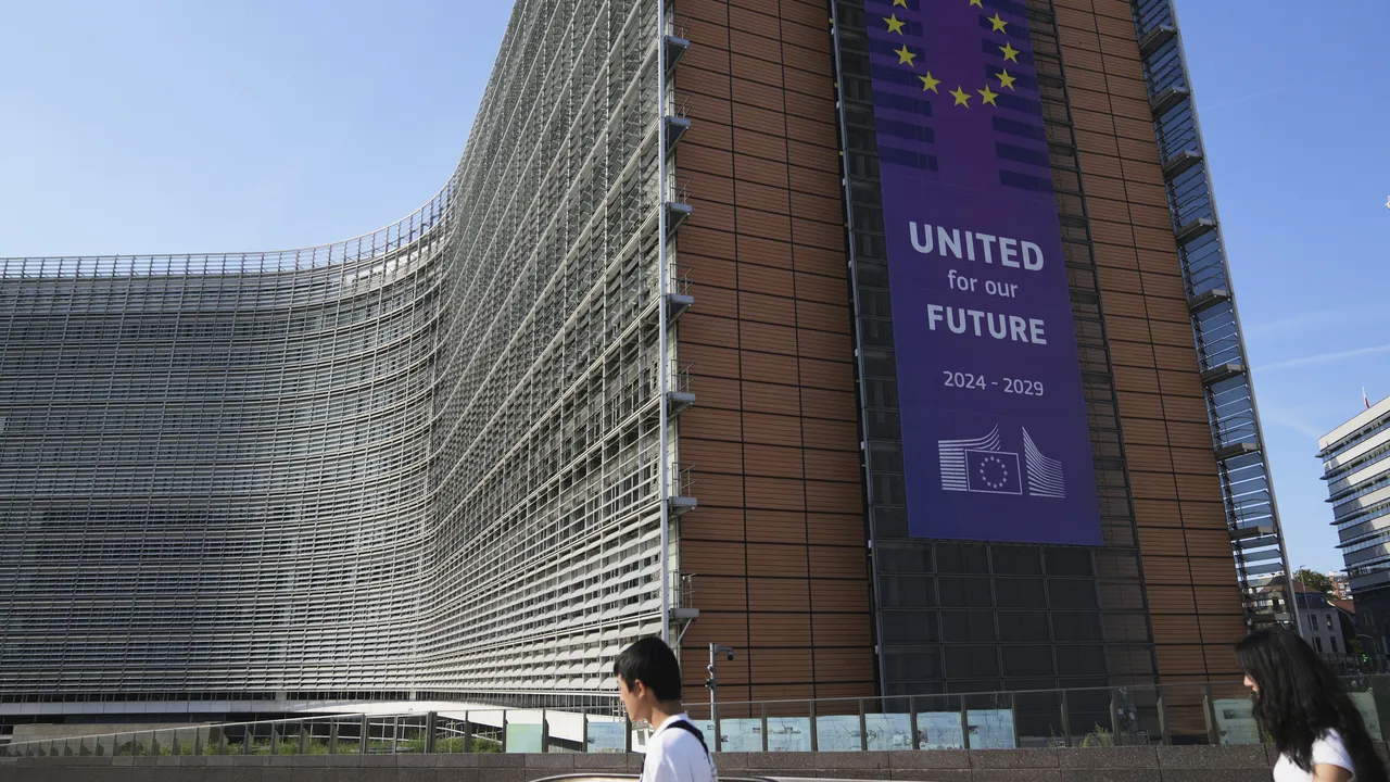 ЕС връщат митата за малките пратки, внасяни в Европа