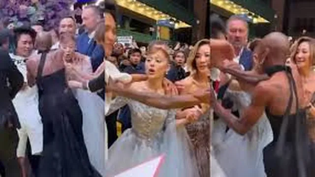 Фен нападна Ариана Гранде на премиера в Сингапур