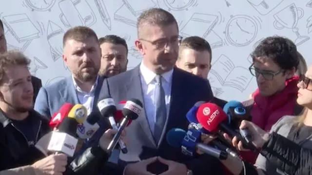 Мицкоски към София: Диалог – да, отстъпки – не