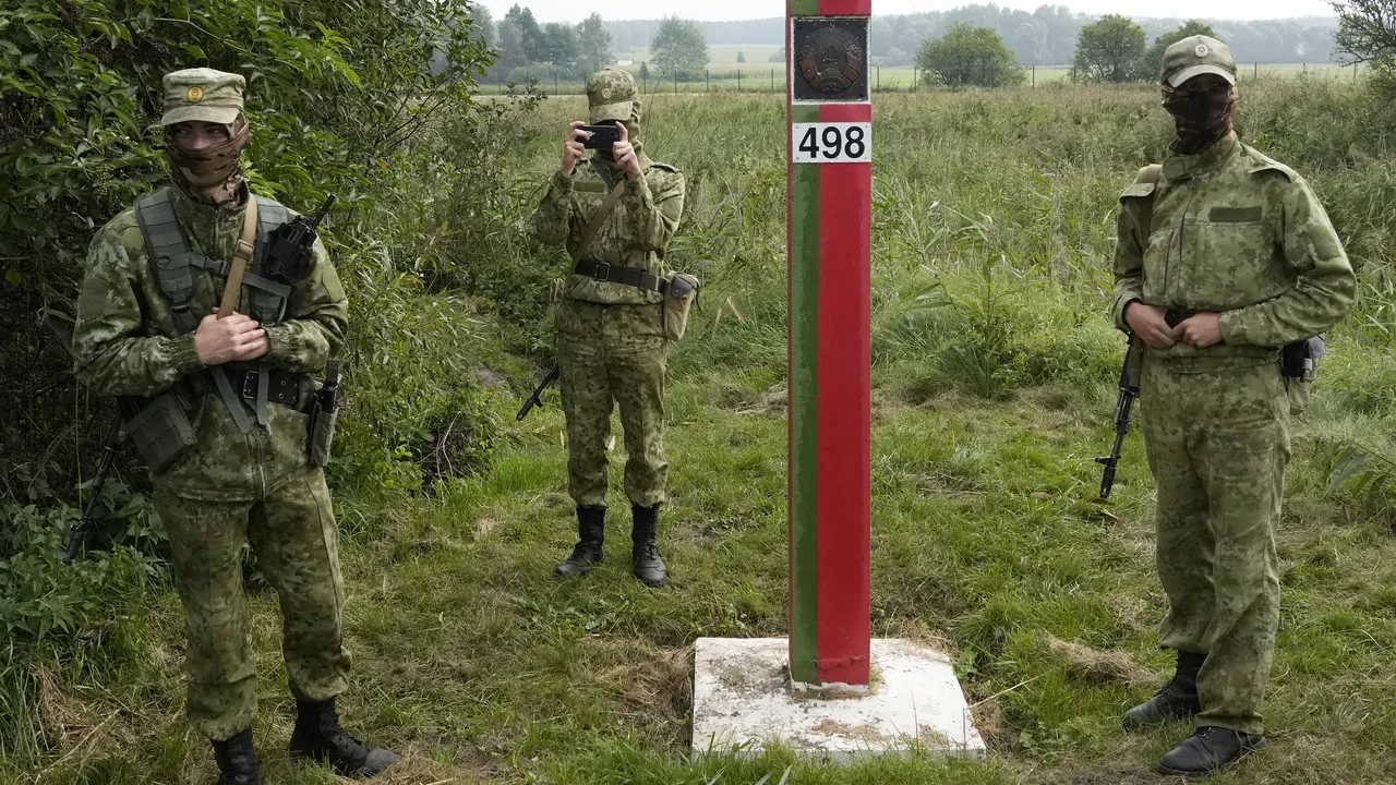 Полша отваря два пункта по границата си с Беларус