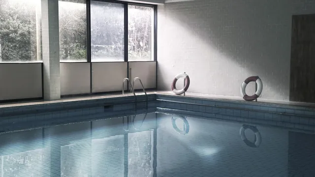 Враца: Искат 60 лв. за общински басейн в учебно време