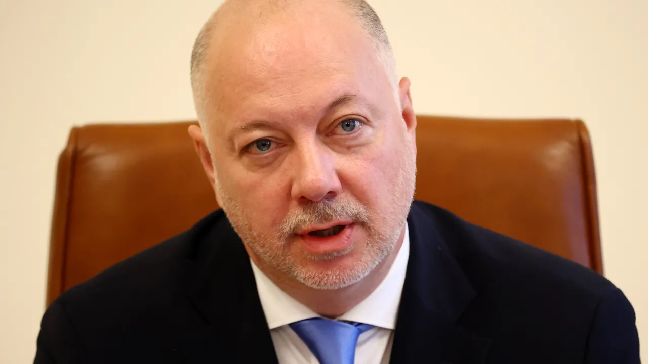 Премиерът Желязков: Дерогация има, риск за рафинерията – няма