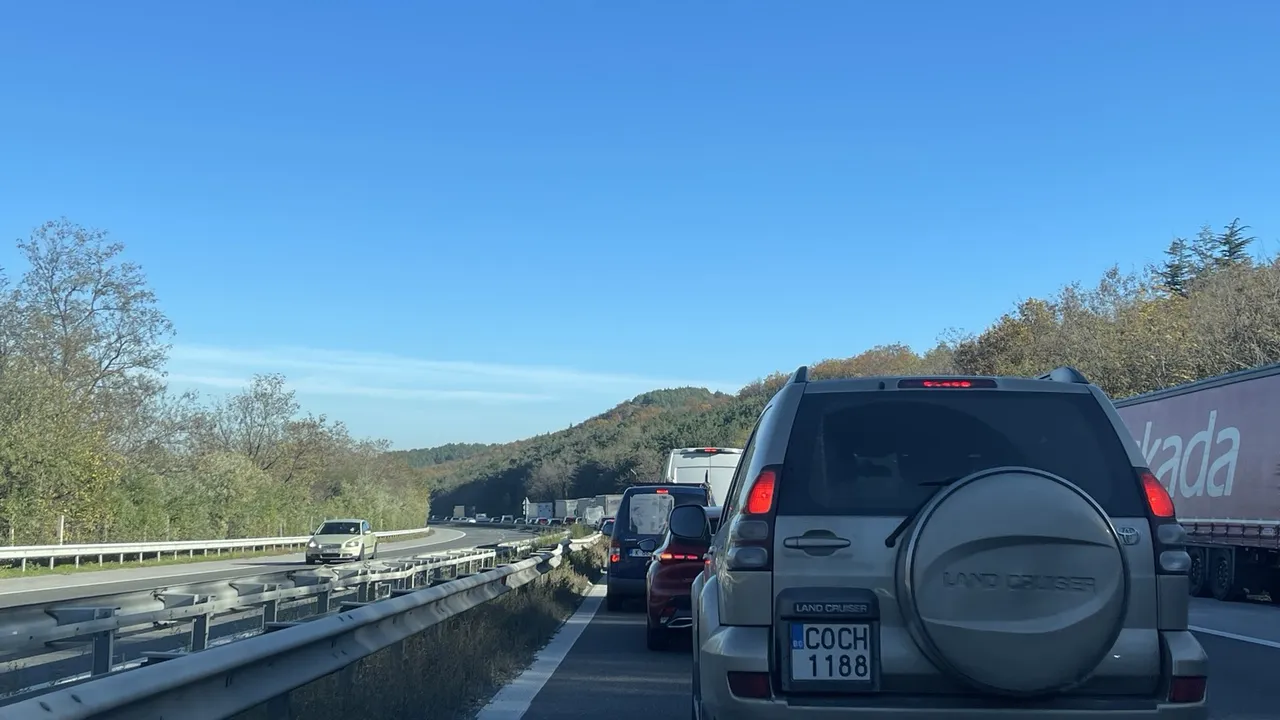 Нова катастрофа блокира АМ „Тракия“ при 65-ия км: Километрично задръстване