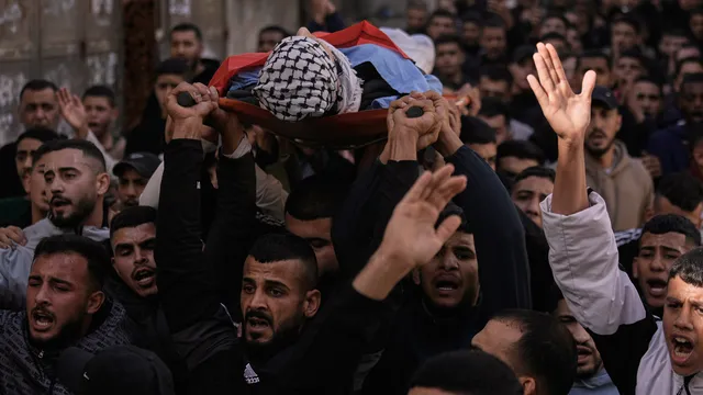 Израелската армия уби палестинец при операция на Западния бряг