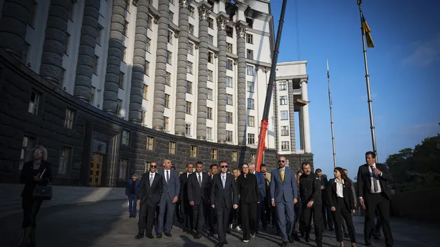 Украйна се стреми да ограничи щетите от мащабния корупционен скандал