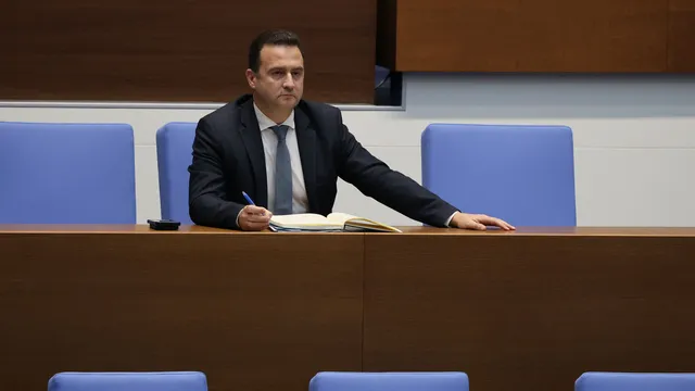 Станков: Няма допълнителни американски условия за изключението за „Лукойл“