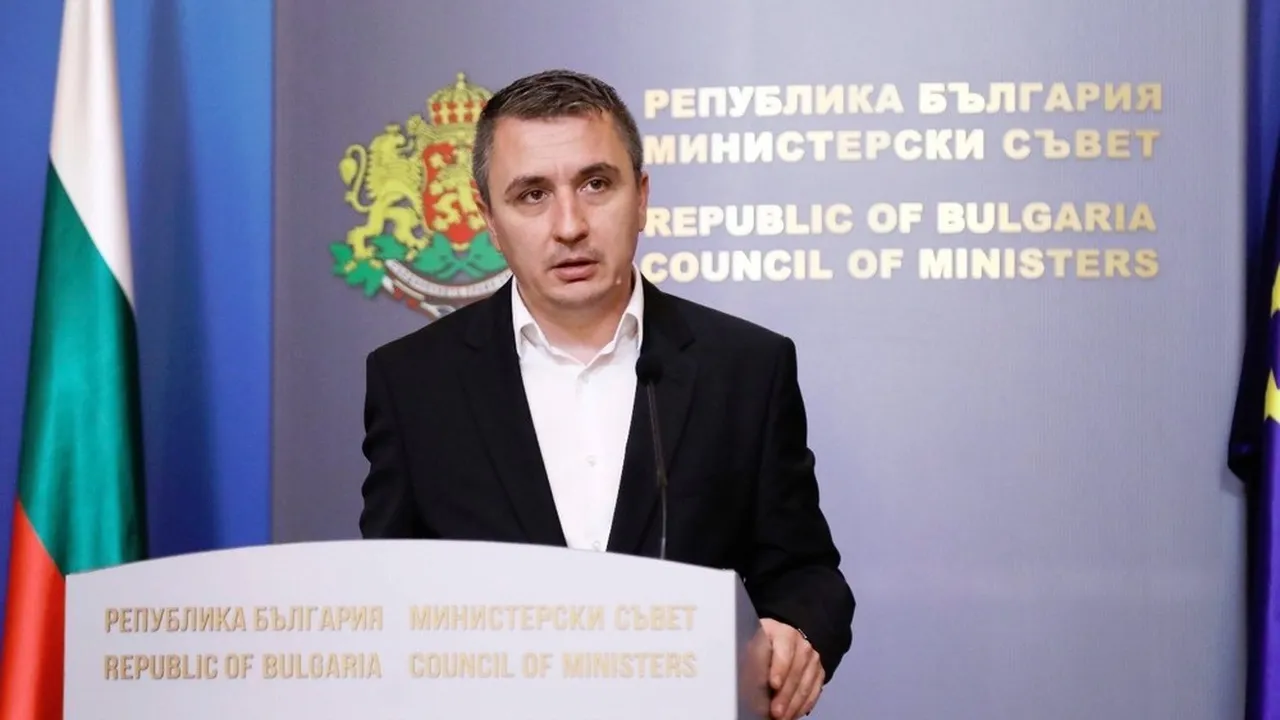 Александър Николов: Спецов да каже какви са ефектите от решенията за "Лукойл"