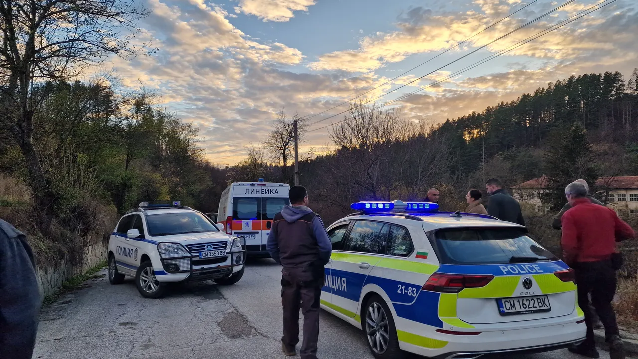 Разсейване и висока скорост - версиите за катастрофата с три жертви на АМ "Тракия"