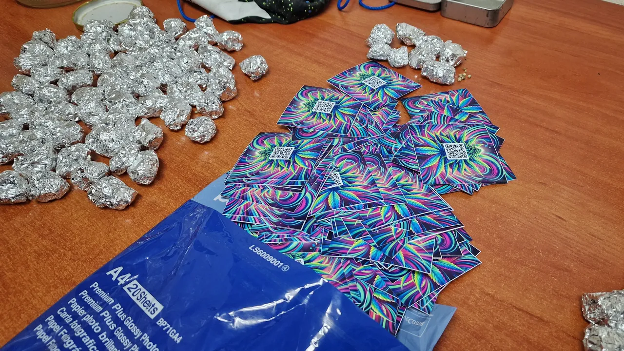 Във Враца разбиха ОПГ, пращала дрога по куриери