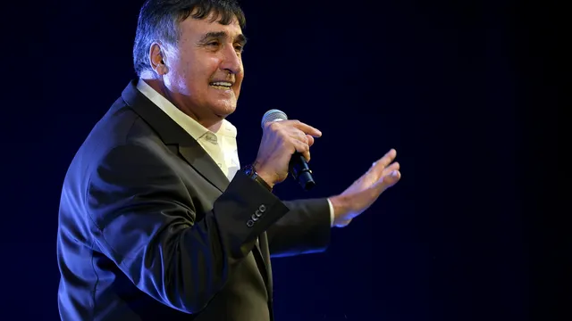 Веселин Маринов: Приятно е хората да изпращат годината с твоите песни