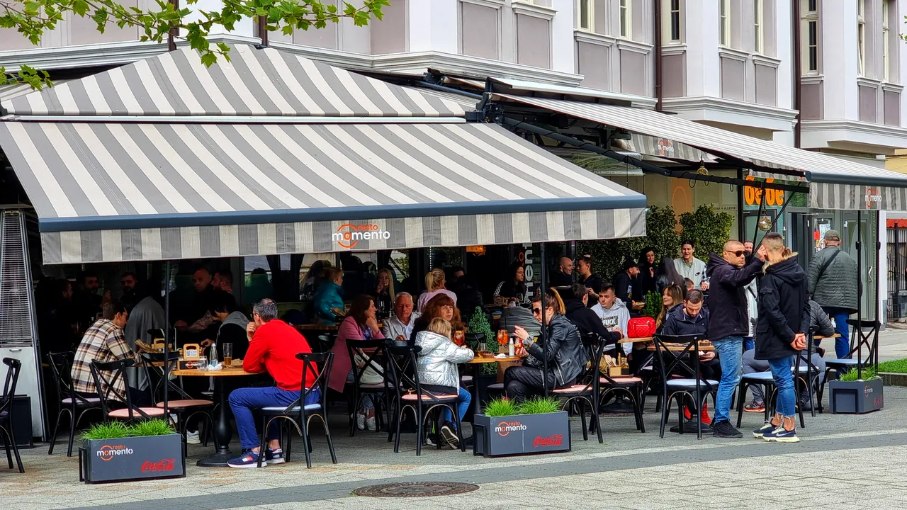 Проучване: Преходът продължава и демокрацията ни ... не е истинска