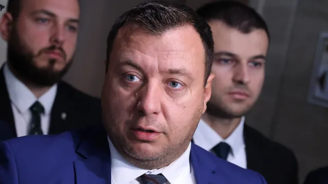 "Възраждане": Радев може да внесе ново предложение за референдум за запазване на лева