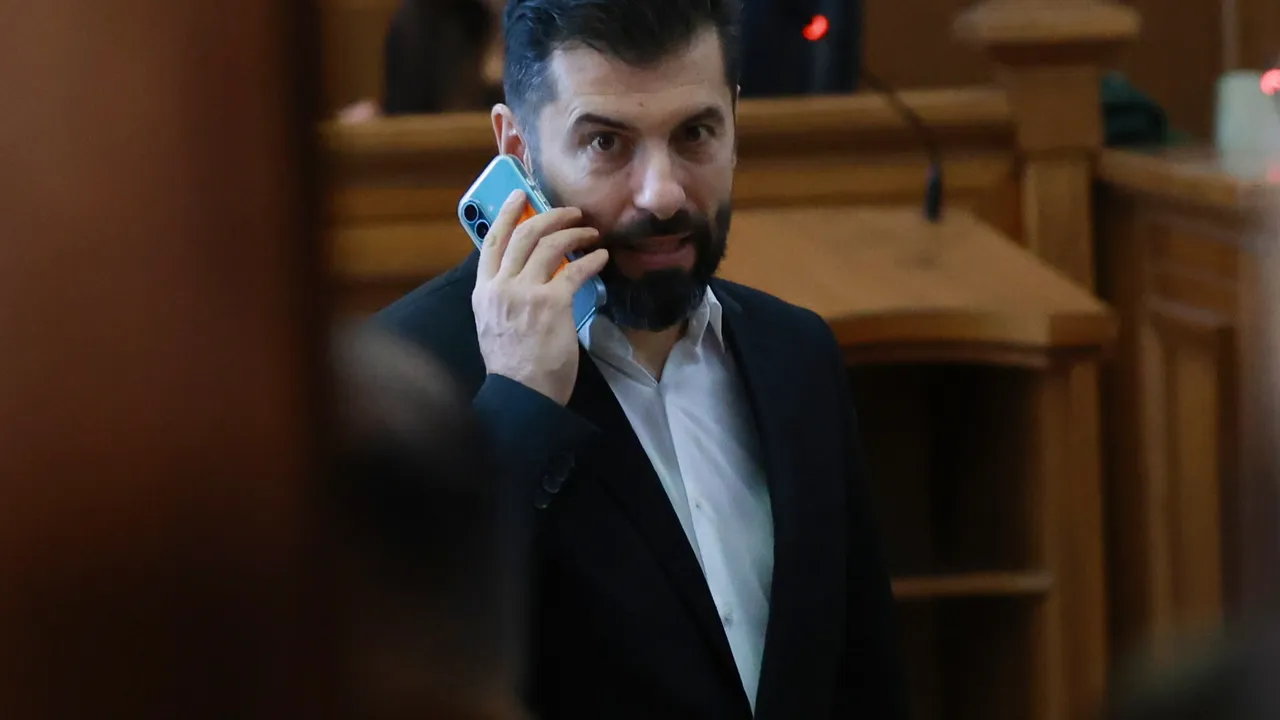 Кирил Петков се яви в СГС