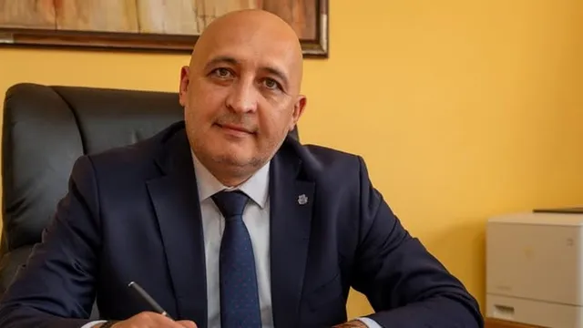 Кметът на община Кърджали дарява декемврийската си заплата на пенсионерите