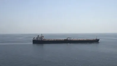 Иран освобождава танкер под флага на Маршаловите острови заедно с целия му 21-членен екипаж