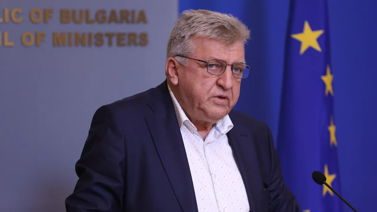 Манол Генов за "Елените": Покриването на речно корито не било забранено от закона