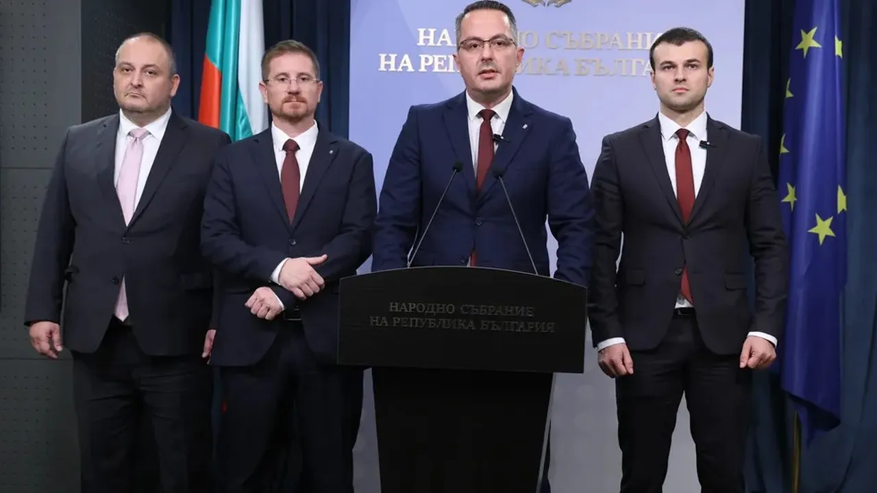 Заради липсата на референдум за еврото: „Възраждане“ излезе от пленарната зала