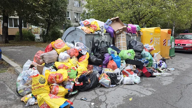 Постепенно подменят цветните контейнери в София