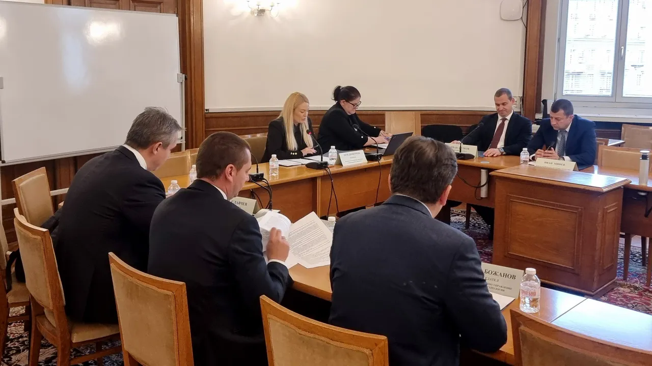 Софтуерът за продажби предизивка спор в Комисията по е-управление