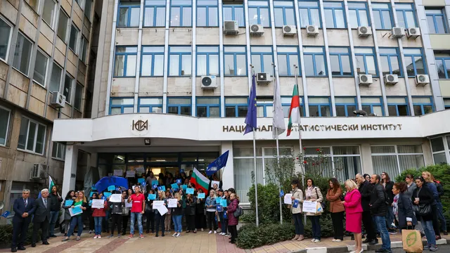 Заради ниски заплати: Работещи в НСИ започват серия от протести
