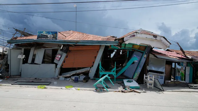 (Видео) Трима загинали при земетресение 5.7 по Рихтер в Бангладеш