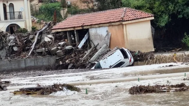 ДНСК: Не се предвижда събаряне на сгради в к.к. "Елените"