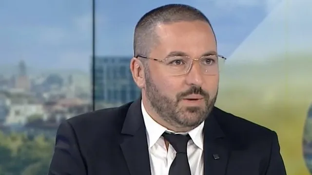 Бащата на Сияна даде на Галина Захарова петиция с 22 109 подписа с искане за оставката ѝ