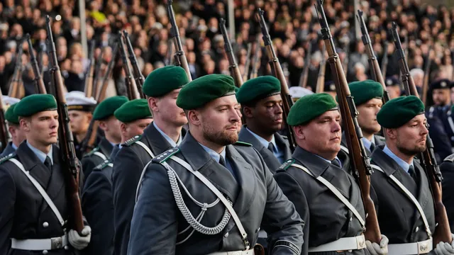 Мнозинството от германците подкрепят плановете за доброволна военна служба