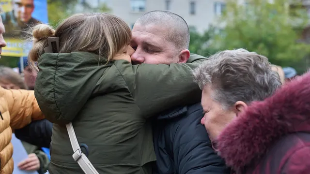 Киев посочи, че помилваните по-рано днес от Беларус украинци вече са в Украйна