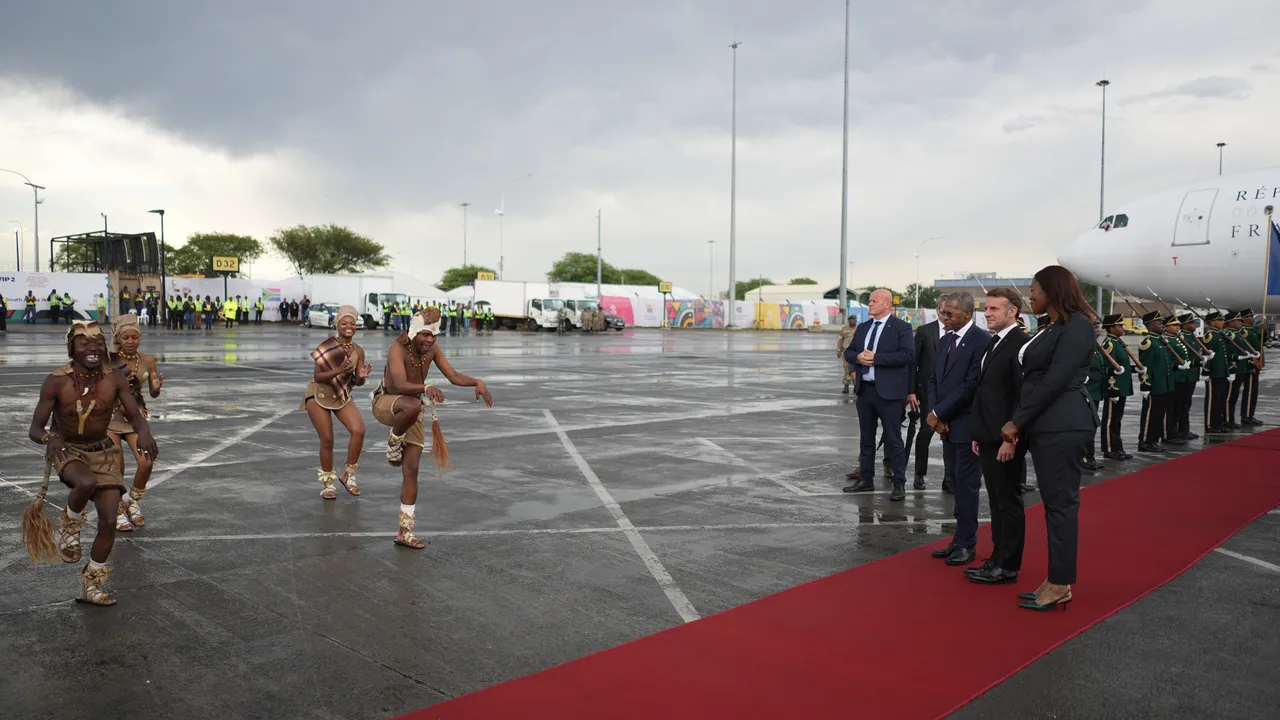 Макрон: Групата Г-20 изпитва големи затруднения при справянето с кризите и е заплашена от упадък, ако не се мобилизира