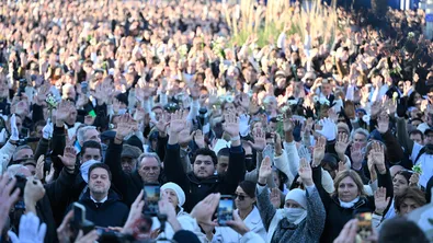 В Марсилия хиляди протестираха, за да осъдят насилието, свързано с наркотиците