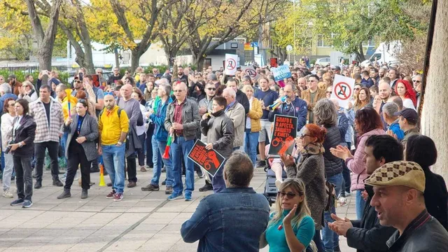 Варна на улицата: протест в защита на кмета Благомир Коцев