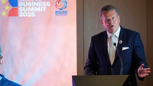 Еврокомисар Шефчович: Стоманеният сектор е приоритет за ЕС, Брюксел изпраща делегация във Вашингтон