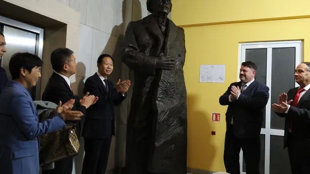 Архитектът на македонизацията се завърна: БСП възстанови паметника на човека, който подари Пиринския край