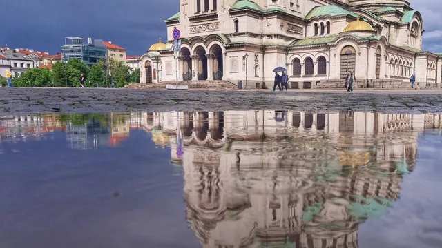 Кметът на "Оборище": Катедралният площад не трябва да прилича на автоборса