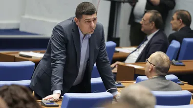 Ивайло Мирчев: Въоръжено НСО влезе в бюджетната комисия